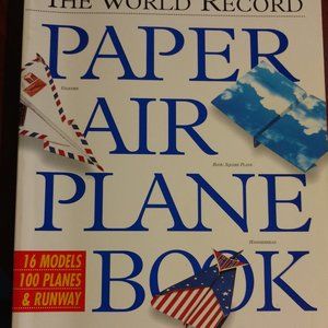 BOOKS - The World Record Paper Airplane Book - Softcover ISBN 1563056313, crafts